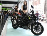 Kawasaki_Z1000_2017_zing_14.